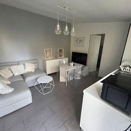 Appart T2 Proche Aeroport Roissy Apartamento Tremblay-en-France Exterior foto