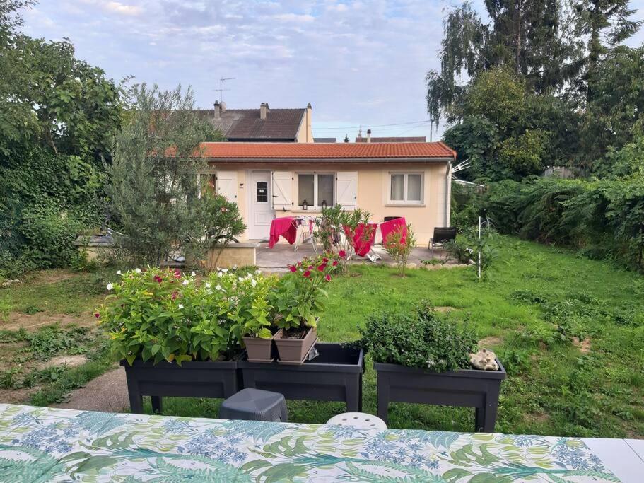 Appart T2 Proche Aeroport Roissy Apartamento Tremblay-en-France Exterior foto